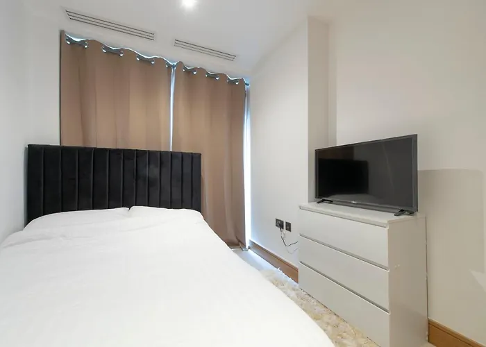 Canary Luxe Apartment